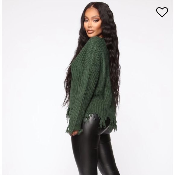 NWOT. Green Distressed Sweater. - Picture 4 of 4